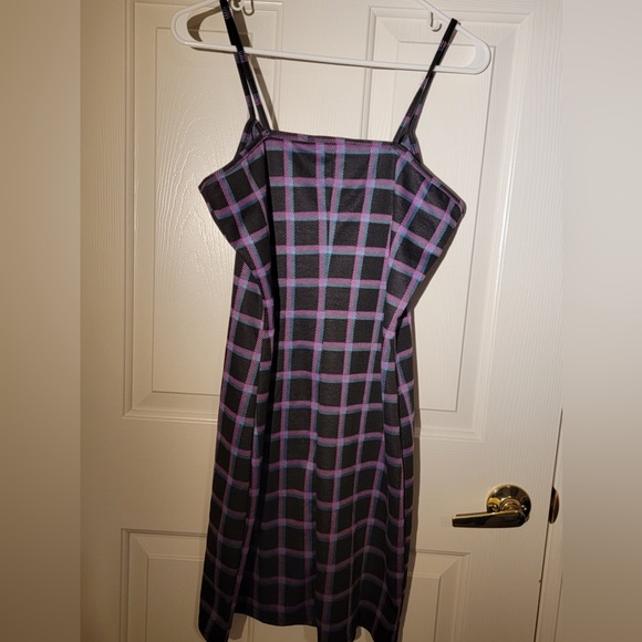 Coco and Shay Plaid Dress - Picture 2 of 3